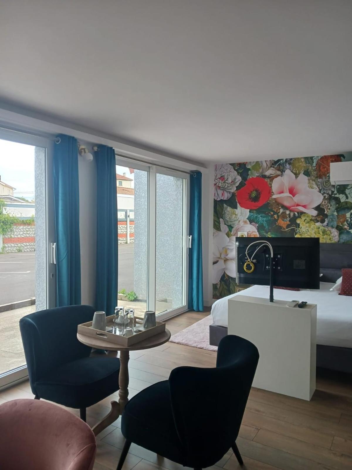 Inside Villars Les Dombes Extérieur photo